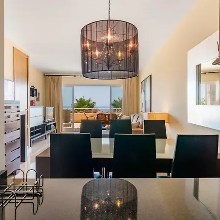 Stunning 2br Sea View 8 In Malibu